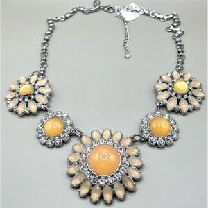 🆕 Lia Sophia Christina's Joy Cabochon & Rhinestone Yellow Daisy Cluster Necklace